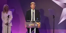 "Uomini in grigio". Cosa sta succedendo tra Carlo III, William e Harry