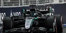 F1, Russell trionfa a Singapore davanti a Verstappen: alla McLaren il titolo costruttori