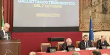 "Oggi giorno storico". Alla Camera si ricorda il 7 ottobre e si "tifa" per la pace