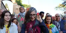 La Albanese guida la marcia contro l'accordo di pace a Gaza. "È per completare il genocidio"