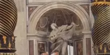 Urina sull'altare di San Pietro, papa Leone XIV dispone un rito urgente: di cosa si tratta