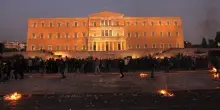 La via della Grecia per alzare i salari: la giornata di lavoro diventa di 13 ore