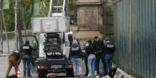 "Erano stranieri". Tutte le piste sui mandanti della rapina al Louvre