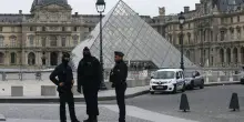 Furto di gioielli al Louvre, fermati due sospettati