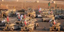 Hamas consegna le bare di due ostaggi a Israele