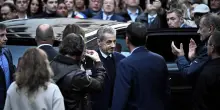 Insulti in cella a Sarkò in diretta social