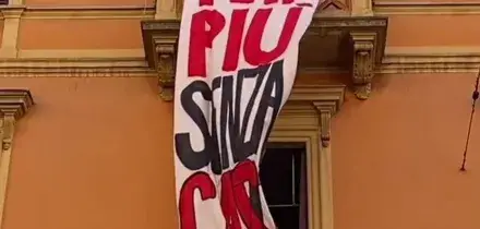 “142 persone e 72 minori”. E gli antagonisti lanciano una nuova occupazione a Bologna
