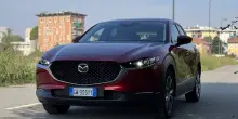 Mazda CX-30 2025: come va con il nuovo 2.5 mild-hybrid più “grande”