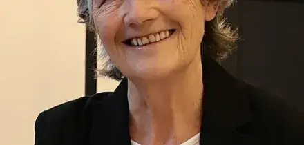 Chi è Catherine Connolly, la nuova presidente (pro pal) dell'Irlanda