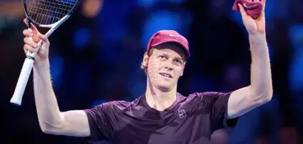Sinner è inarrestabile: sconfigge De Minaur in due set e vola in finale a Vienna