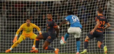 Il Napoli piega l’Inter 3-1 e torna in testa: De Bruyne segna e s’infortuna