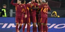La Roma stende il Parma 2-1 e raggiunge il Napoli