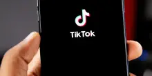 TikTok, multa da 530 milioni per il trasferimento di dati europei alla Cina