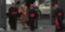 L'arrivo dei cardinali per l'ultima congregazione prima del conclave