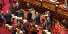 Meloni esce dall'Aula del Senato dopo il Premier Time