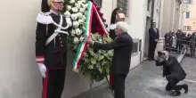 Mattarella rende omaggio ad Aldo Moro in via Caetani