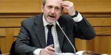 "Escluso per decisione ideologica". Libertà di stampa, Delmastro difende Cerno