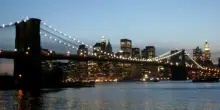 Veliero contro Ponte di Brooklyn a New York, 2 morti e 17 feriti
