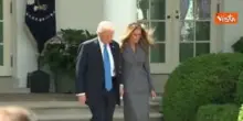 Trump e la First Lady Melania nel giardino delle Rose per la firma legge contro revenge porn