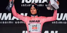 Del Toro vince la tappa con la maglia rosa a Bormio
