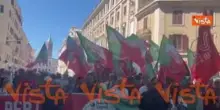 Manifestazione a Roma contro il dl Sicurezza, al corteo danze e suono di tamburi