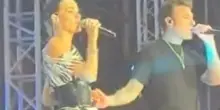 La domanda sul fidanzato che spiazza Clara e lo sguardo di Fedez che accende il gossip