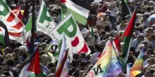 Sinistra allo scoperto al corteo per Gaza: "spot" di Bersani e D'Alema pensa la voto