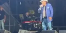 "Una dieta ti farebbe bene": Al Bano fa polemica con una battuta alla fan svenuta