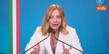 Meloni: Referendum cittadinanza sciocchezza di chi vive nei salotti eleganti. Abbiamo ottima legge