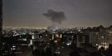 Israele attacca l'Iran, colpiti siti militari e nucleari. Teheran risponde con i droni
