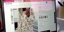 Il Senato francese approva un disegno di legge contro il fast fashion