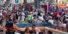 La marea arcobaleno al Pride di Roma, in migliaia alla sfilata pro lgbt