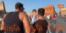 Pride a Roma, il corteo arcobaleno sfila all'ombra del Colosseo