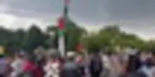 Protesta davanti alla Casa Bianca: "No new war in The Middle East"