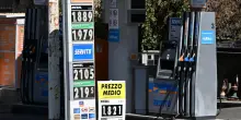 Riesplodono i prezzi di benzina e diesel per la guerra tra Israele e Iran: aumenti corposi