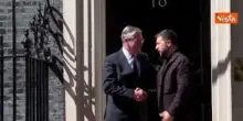 Zelensky a Londra ricevuto dal premier Starmer a Downing Street