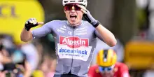 Philipsen vince la prima tappa del Tour, Ganna ritirato