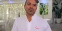 "No ai dipendenti comunisti": parla lo chef finito nella bufera. Quelli di destra "volenterosi"