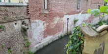 Il muratore ha trovato nel canale "scarpe con suola a pallini", altro colpo di scena