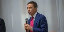 Bocchino e l'insulto choc dello scrittore De Giovanni: "Ecco la loro democrazia"