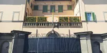 Il Papa si affaccia a sorpresa. Una bimba: "Ti voglio tanto bene!" | VIDEO