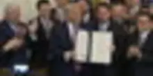Trump firma legge sulle criptovalute, "una rivoluzione finanziaria"