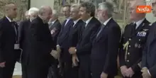 L'abbraccio tra Mattarella e Presidente Repubblica algerina Abdelmadjid Tebboune al Quirinale