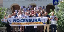 Manifesti rimossi a Roma, la Lega protesta contro Gualtieri: "No alla censura" | GUARDA