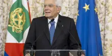 Mattarella: "Mosca ha demolito l'equilibrio della pace". Il suo nome nella lista nera del Cremlino
