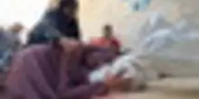 "Farina macchiata di sangue", a Gaza si muore in attesa degli aiuti