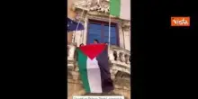 Proietti (Presidente Umbria) espone bandiera Palestina a Palazzo Donini (Pg), sede regione Umbria