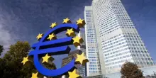 Bce, la crescita dell'eurozona rallenta