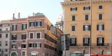 Roma, coppia di turisti aggredita e rapinata in centro da tre nordafricani: un arresto
