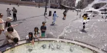 Ferragosto tra caldo e temporali: dove si rischia la pioggia. Poi temperature giù